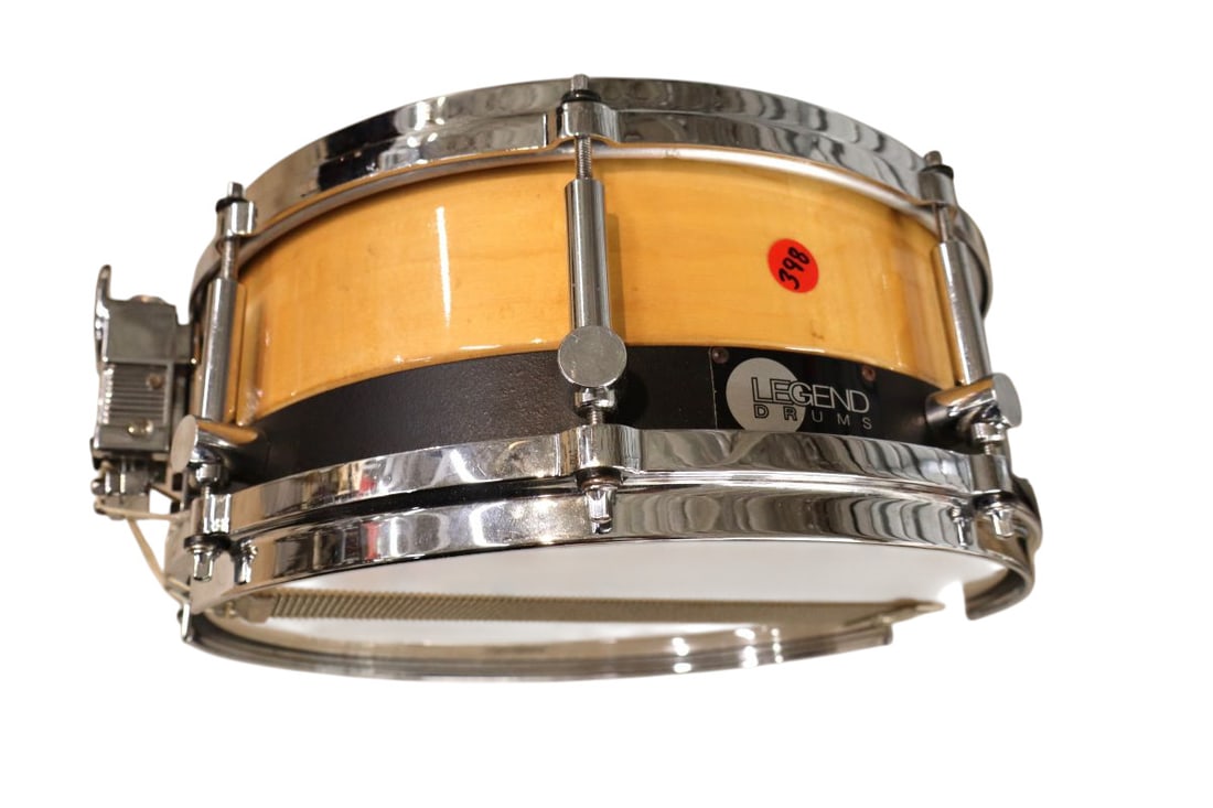 Legend Drum snare maple drum with Remo skins approx. 15" diameter x 6.25"h: Legend Drum snare maple drum with Remo skins approx. 15" diameter x 6.25"h