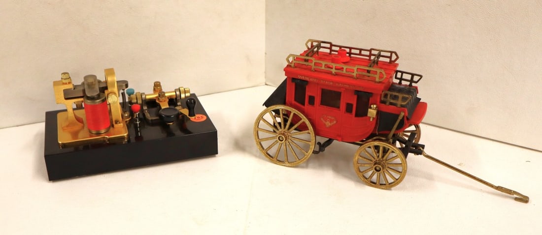 Stage coach and Telegraph by Waco radios, working: 2 vintage working radios: Stage coach and Telegraph by Waco, battery operated, working.