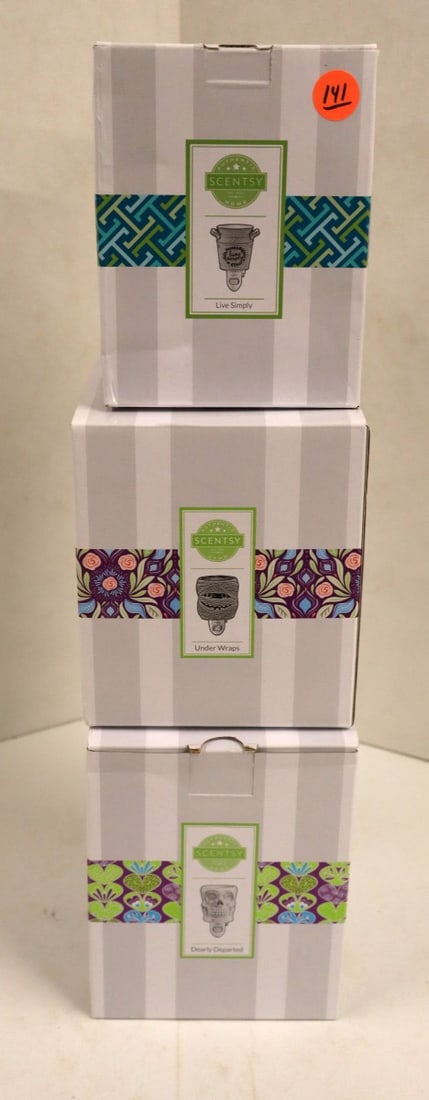 3 New Holiday & other Scentsy Warmers in boxes (1 of 2)