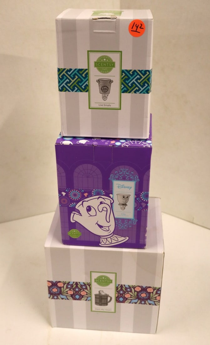 3 New Scentsy Warmers: Disney & home decor (1 of 2)