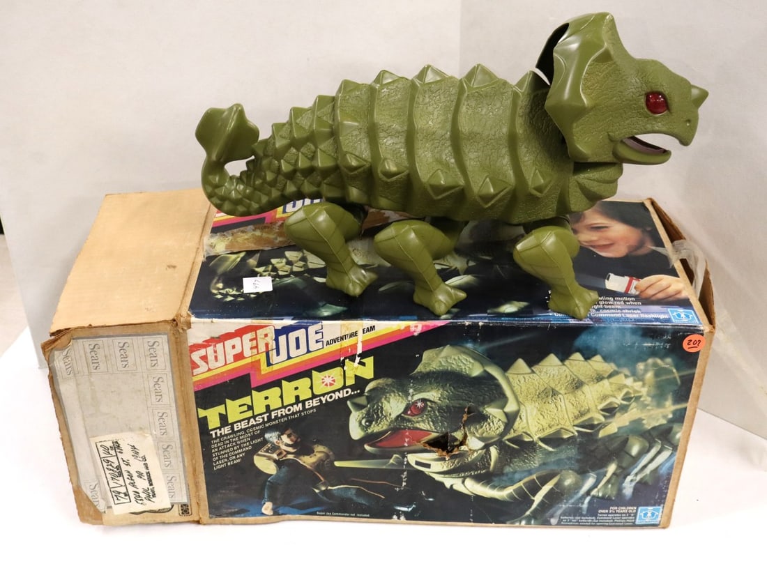 Super Joe Adv. Team Terron the Beast from Beyond w/orig box: Super Joe Adventure Team Terron the Beast from Beyond with original box.