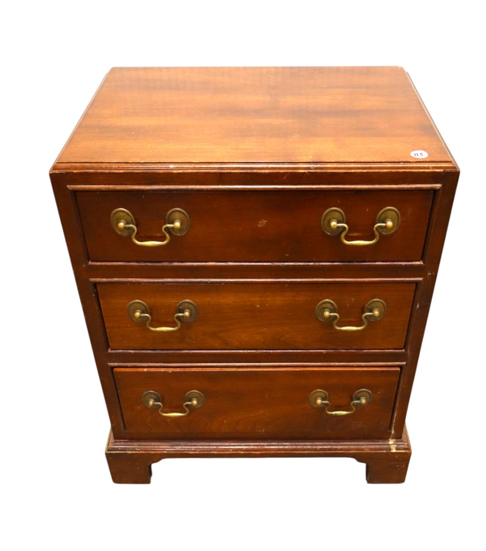 Stickley petite solid cherry chest with 3 drawers original finish (1 of 6)