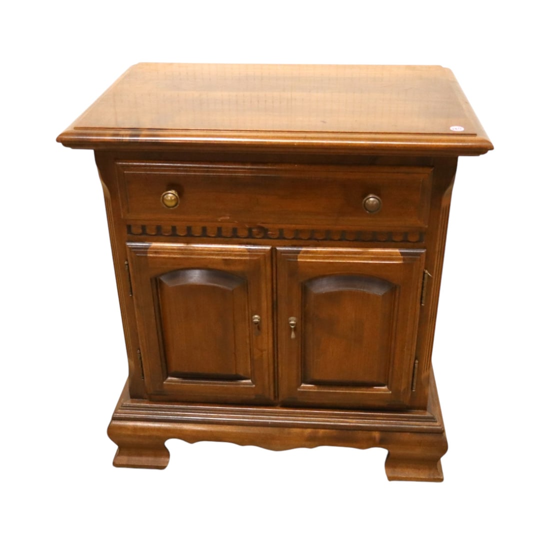 Ethan Allen walnut finish nightstand 1 drawer 2 door original finish (1 of 7)