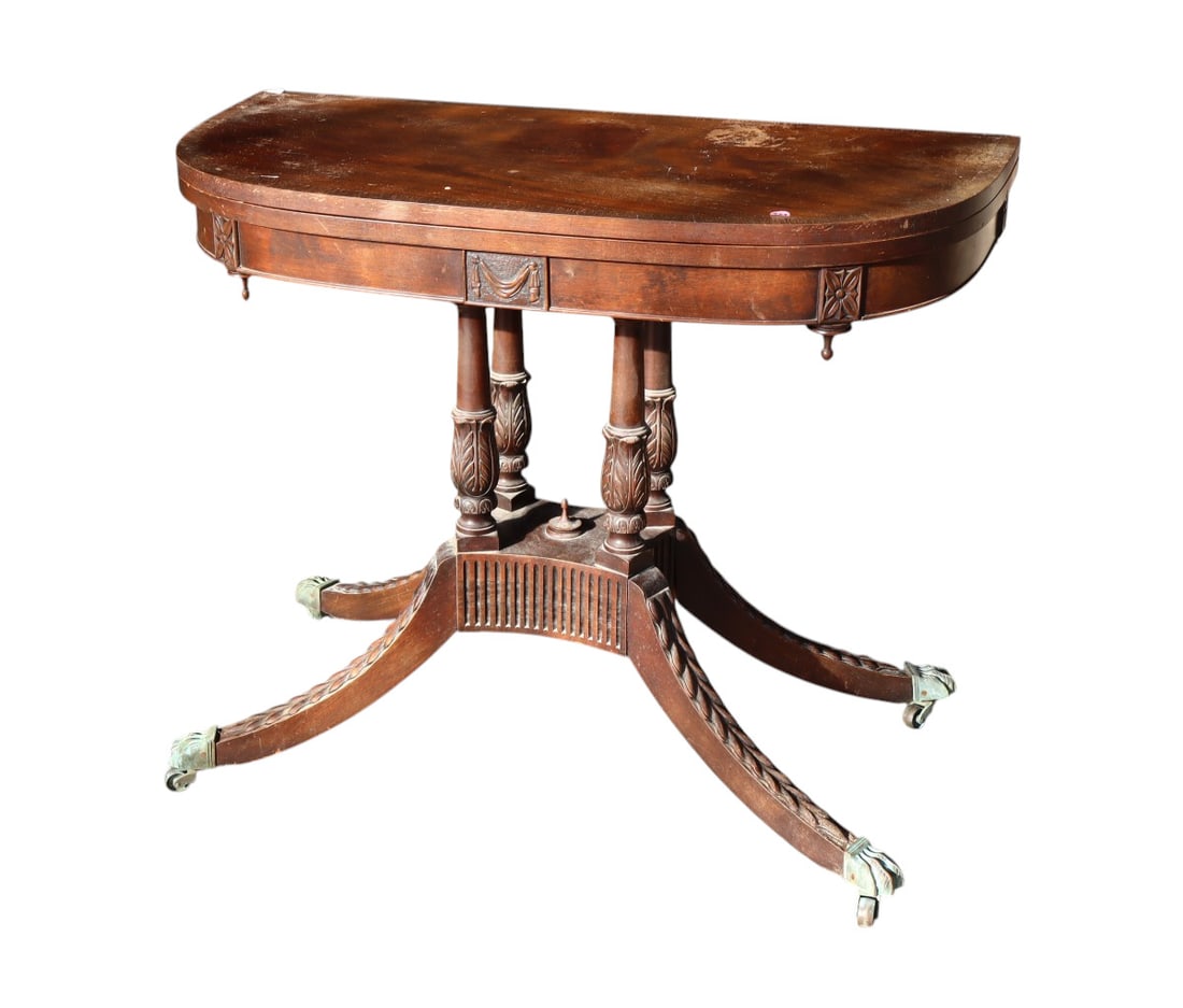 Vintage duncan phyfe style feather base game table: Vintage duncan phyfe style banded and mahogany lift top game table on feather carved pedestal, original finish with some finish loss structurally sound. 29.5"h x 36"w x 18"d and opens to 36"
