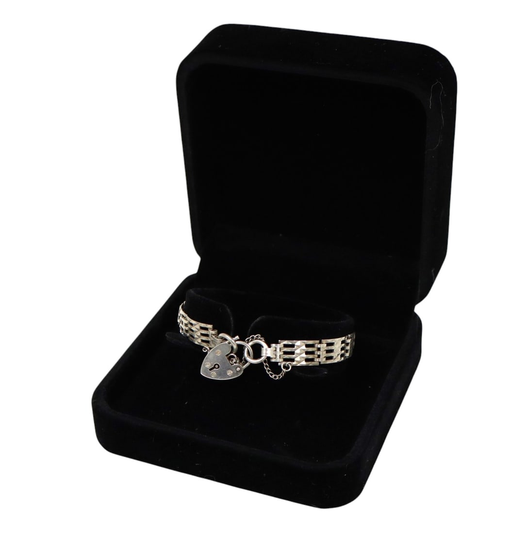 JAM sterling gate fidelity faithful heart locket (1 of 4)