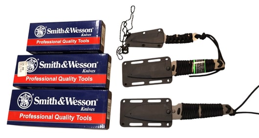 3 Smith and Wesson knives with boxes