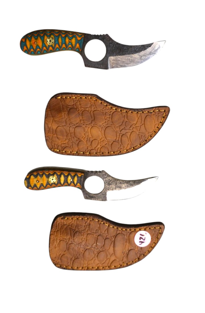 New fancy 2 finger grip skinning knives (1 of 1)