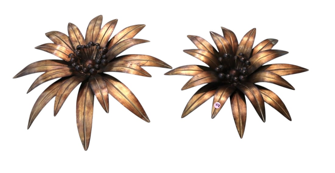 2 decorative metal wall flowers (1 of 3)