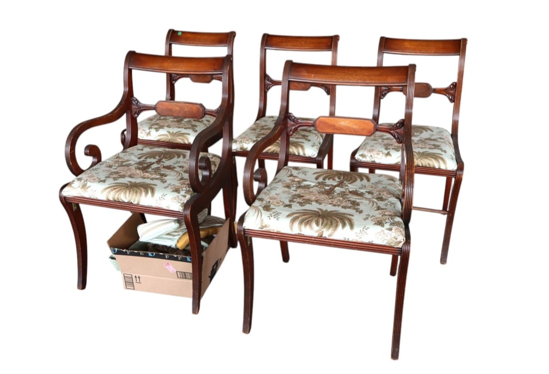 Set of 5 vintage mahogany saber leg dining room chairs (1 of 6)