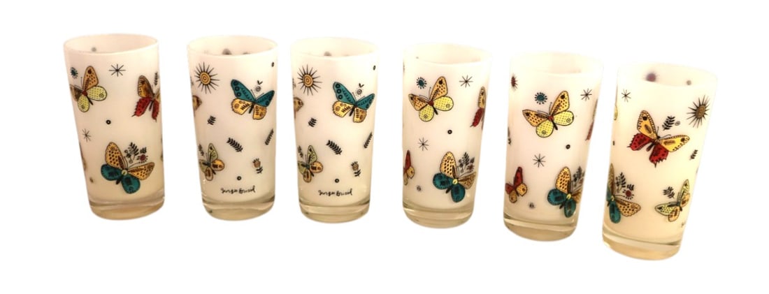 Set 6 MidC frosted butterfly decorated artist sg George Briard water glasses: Set of 6 mid century frosted butterfly decorated artist signed George Briard water glasses. 6"h x 2.75" diameter