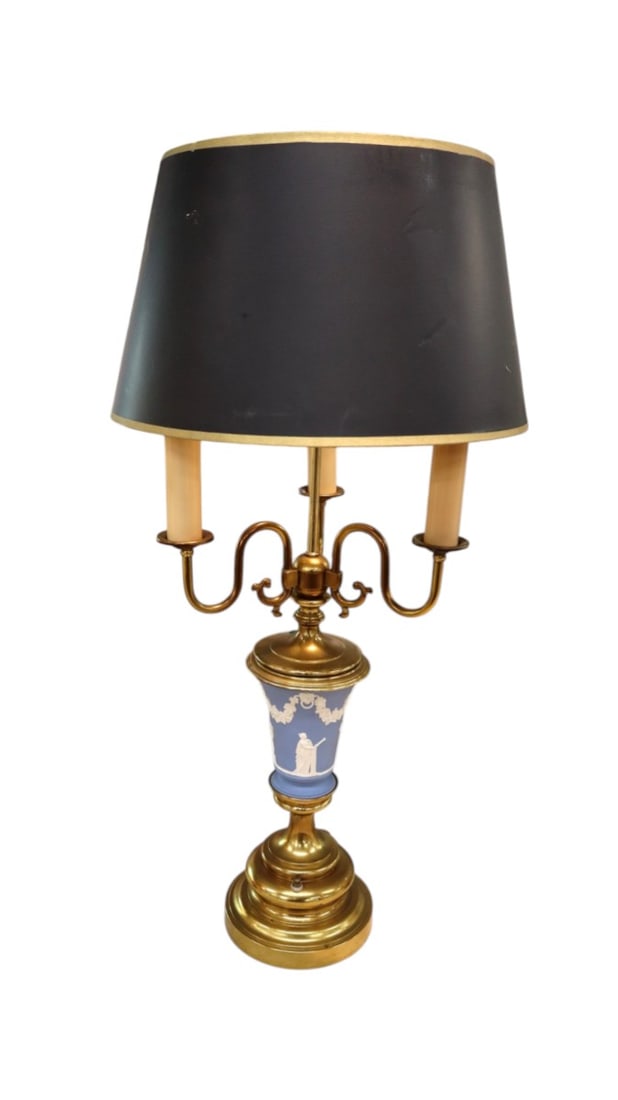 Wedgwood 3 burner table lamp with shade (1 of 4)