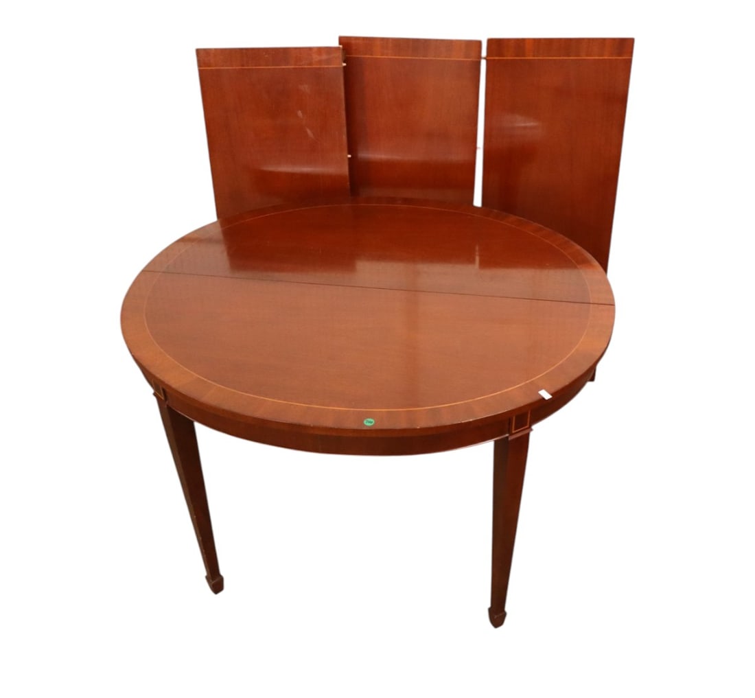 Kindel Furniture spade leg mahogany banded dining room table with 3 16" leaves (1 of 11)