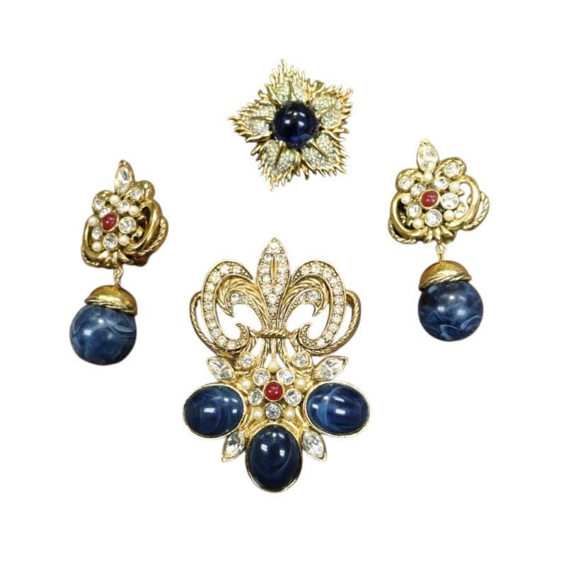 4 pieces jewelry: 3 vintage Jose Maria Barrera Avon Florentine Earrings and brooch set and brooch. (1 of 3)