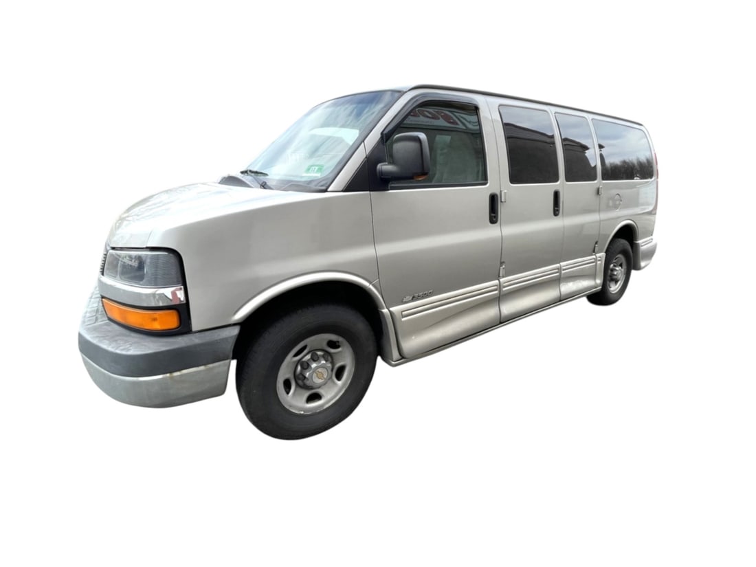 2005 Chevy Express 3500 5 door 12 passenger van (1 of 16)