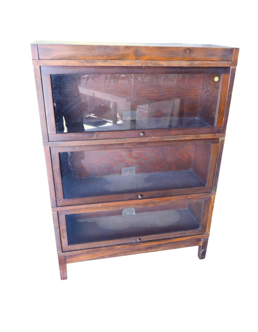 Antique Globe-Wernicke 3 stack walnut barrister bookcase pattern #811 grade #3025 1/2 (1 of 6)