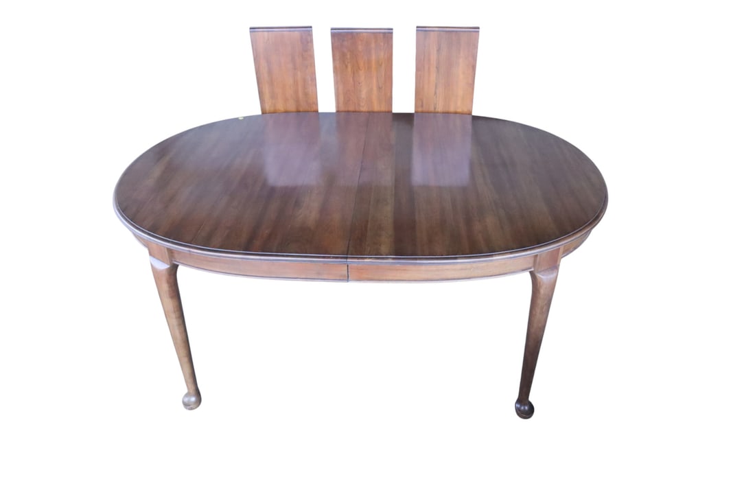 Vintage solid cherry QA dining table with 3 10" leaves (1 of 3)