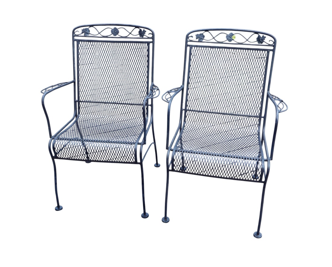 Pair of Vintage leaf decorated patio arm chairs (1 of 7)