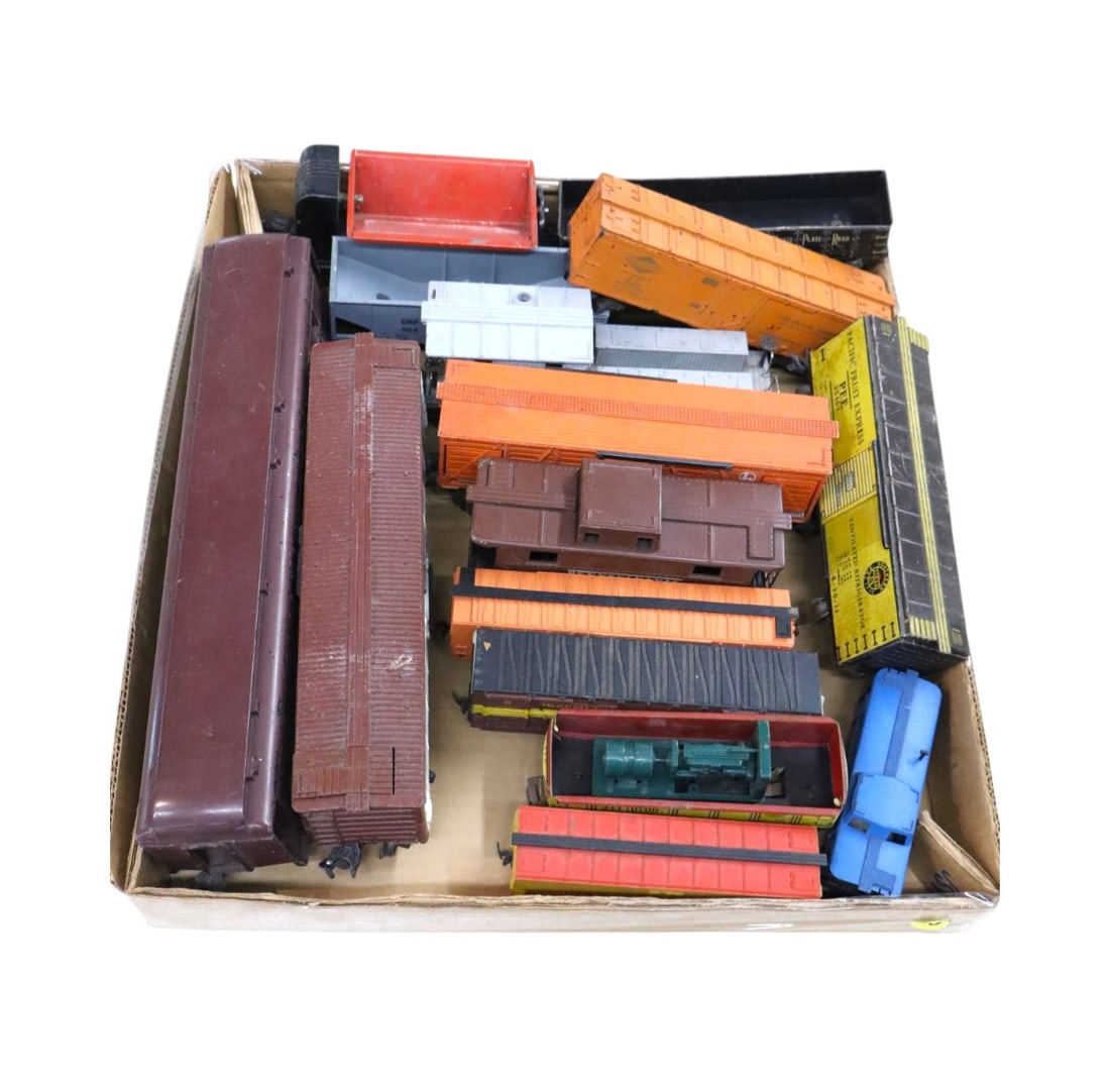 15 Lionel train cars and other some metal (1 of 2)