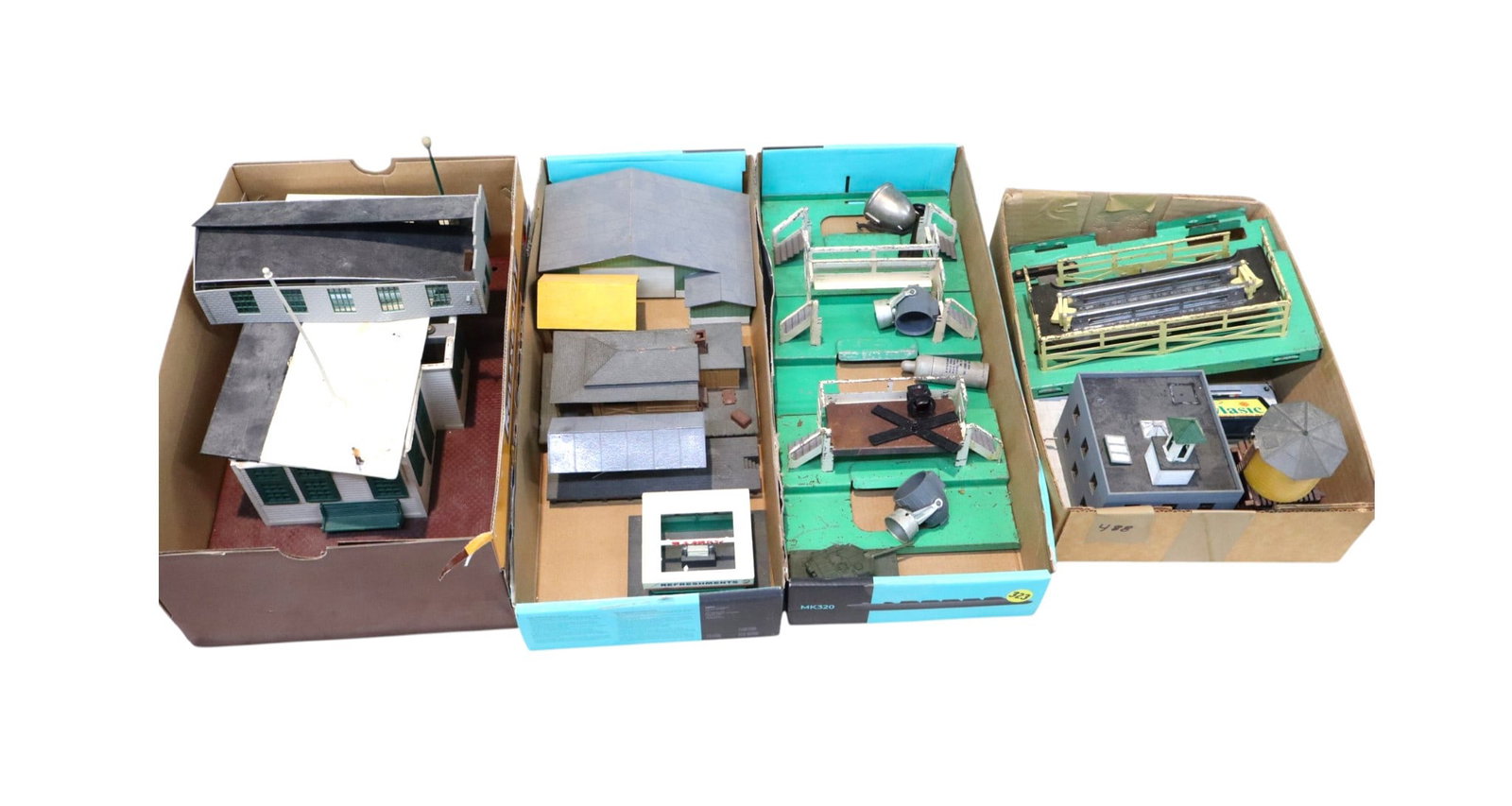 Assortment of train accessories, house, lights & other: Assortment of train accessories, house, lights and other