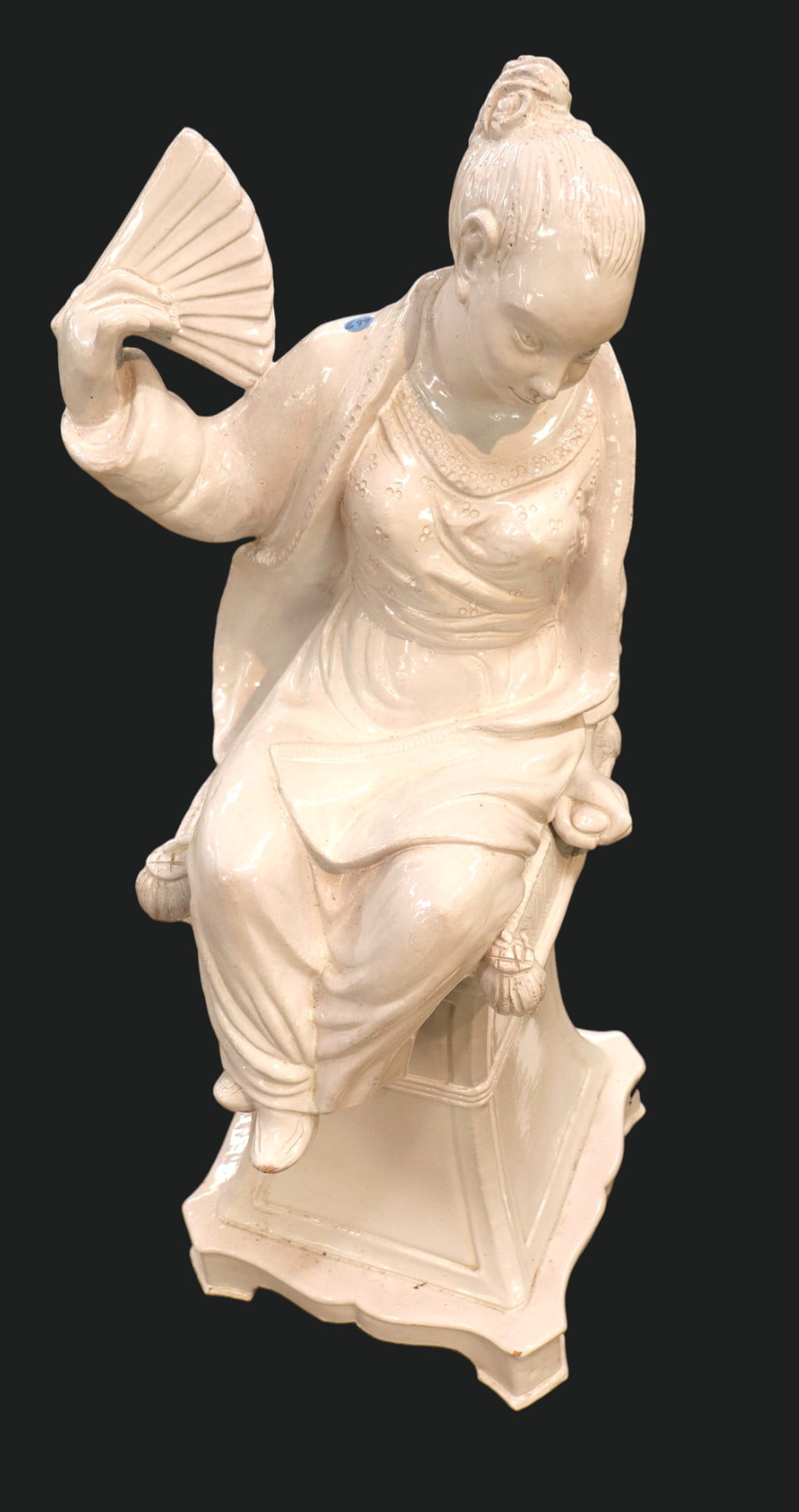 3ft. 2pc. Asian woman on pedestal made in Italy: 3ft mid century Italian white glazed porcelain Asian woman on pedestal made in Italy attributed to Ethan Allen Blanc de Chine Chinoiserie, structurally sound and in good condition no noticeable issues