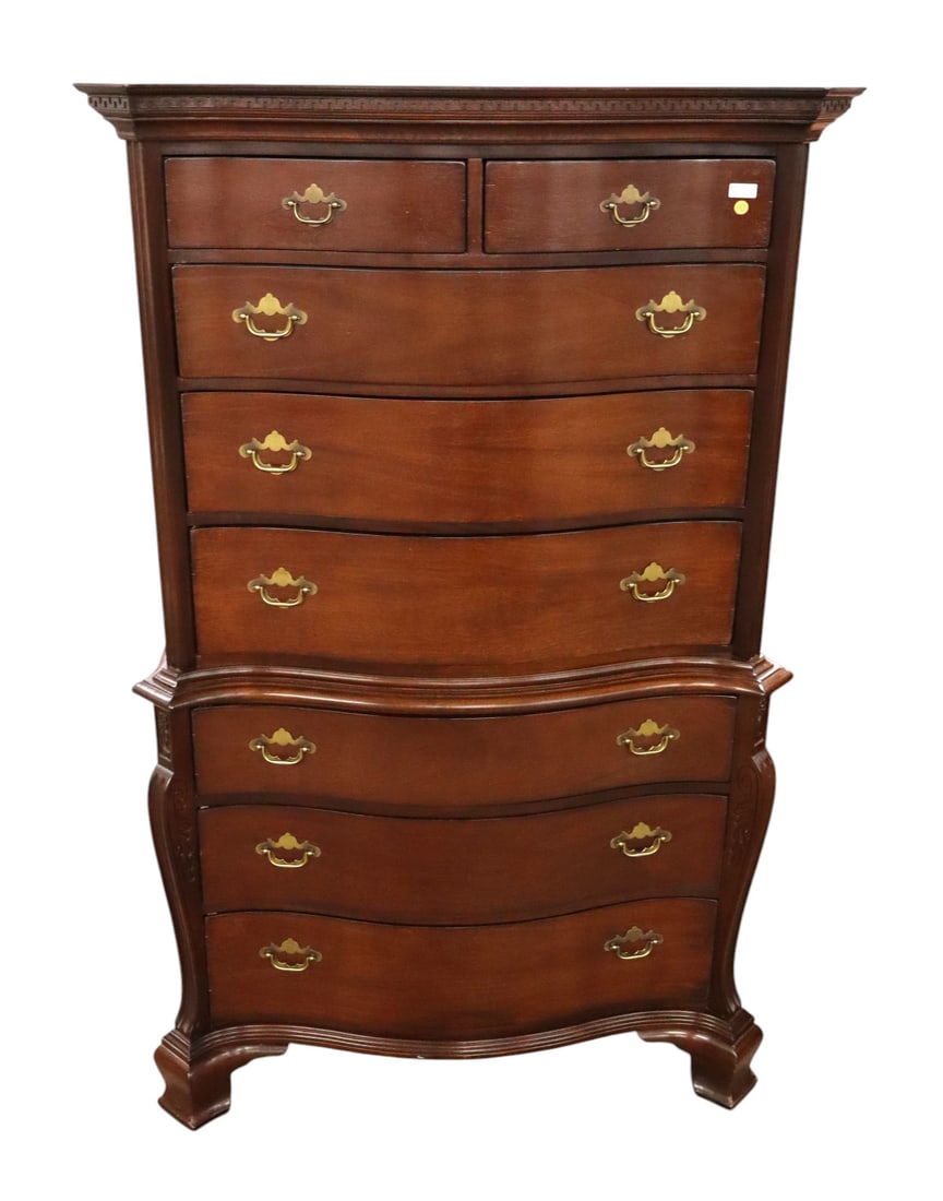 Impressive Lexington Palmer Home high chest: Impressive Lexington Furniture Palmer Home Collection solid mahogany 8 drawer high chest with serpentine front, original finish, structurally sound and in good condition. Match lot 123 68"h x 43"w x 2