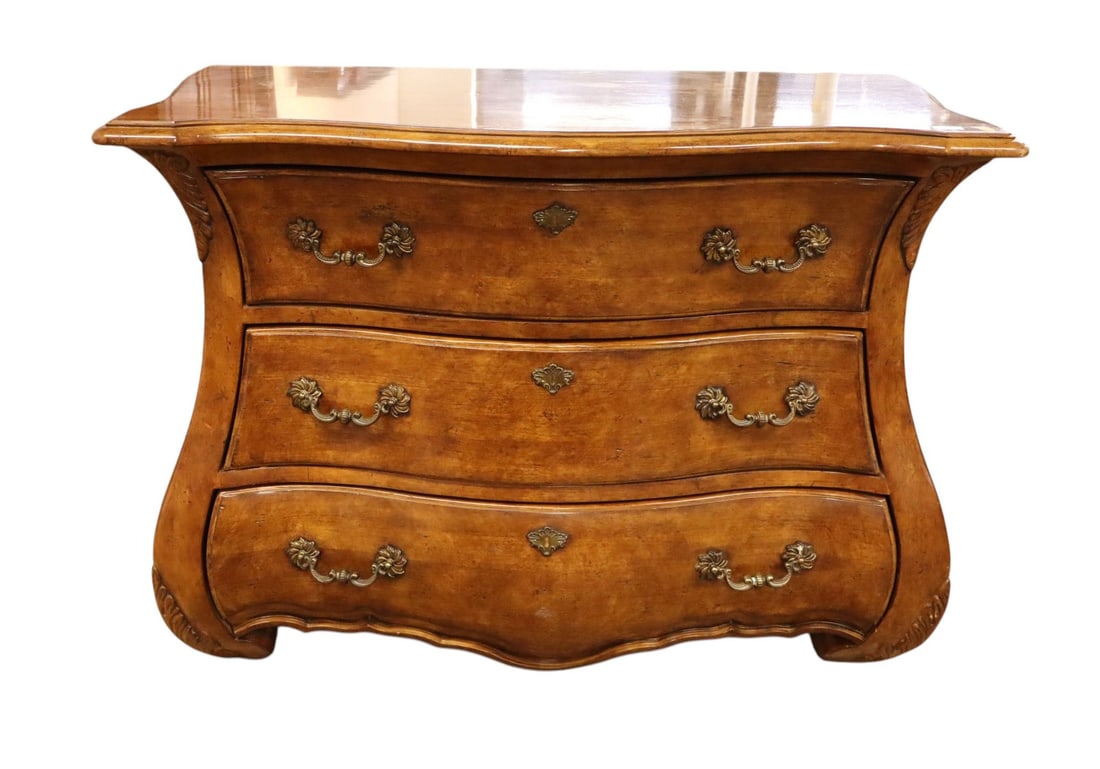 Quality Century Isabel Bombe Chest (1 of 10)