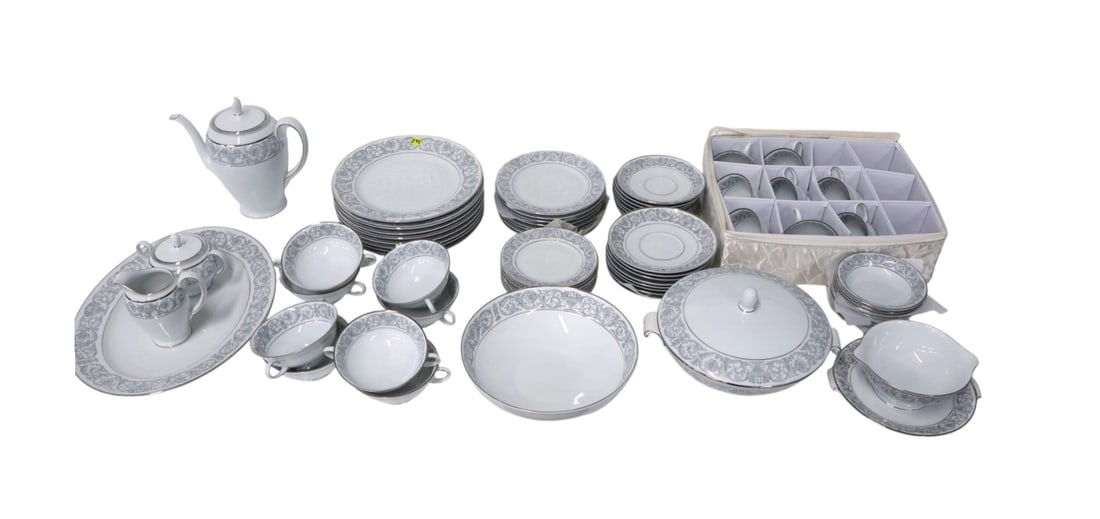 71pc vtg Rosenthal Florentine Gold dinnerware set: 71 pieces of vintage Rosenthal Dinnerware, service 8 plus serving ware, Continental, Selb-Plessberg, Bavaria Germany, Florentine Gold AIDA with Gray scrolls, fruit and urns rimmed, no issues seen.