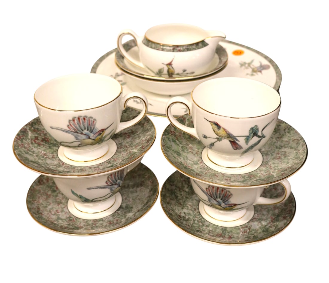 21 pc. Wedgwood luncheon set Humming Bird pattern (1 of 5)