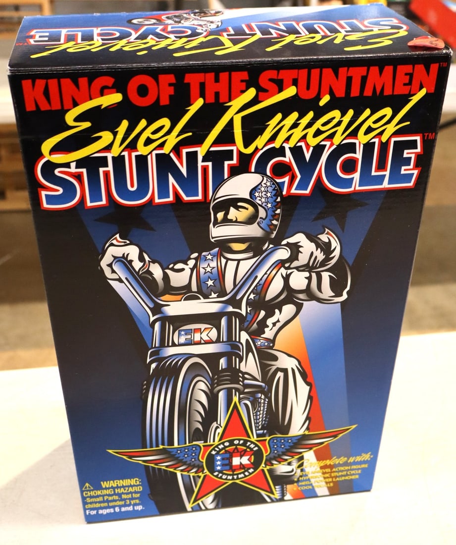 Vintage Evil Knievel King of Stunt Man Stunt Cycle in box. (1 of 4)