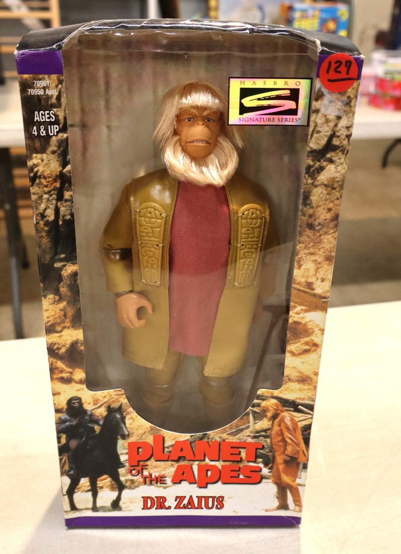 Vintage Hasbro Signature Series Planet of the Apes Zaius new in box (1 of 2)