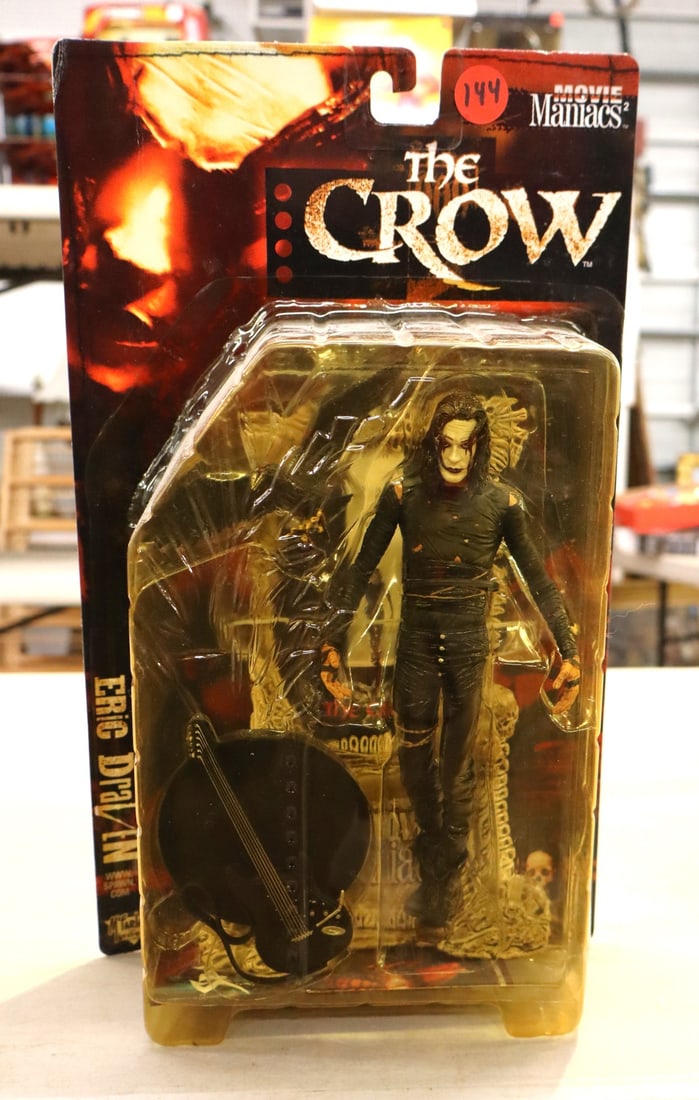 Vintage Movie Maniacs by McFarlane Toys The Crow action figure new in box (1 of 4)