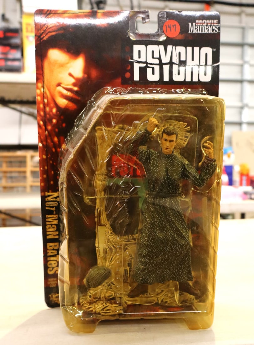 Vintage Movie Maniacs by McFarlane Toys Psycho action figure new in box (1 of 4)