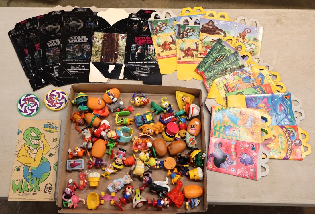 Large vintage mix Lot of McDonalds Happy Meal Boxes and Fast Food Toys: Large vintage mix Lot of McDonalds Happy Meal Boxes and Fast Food Toys