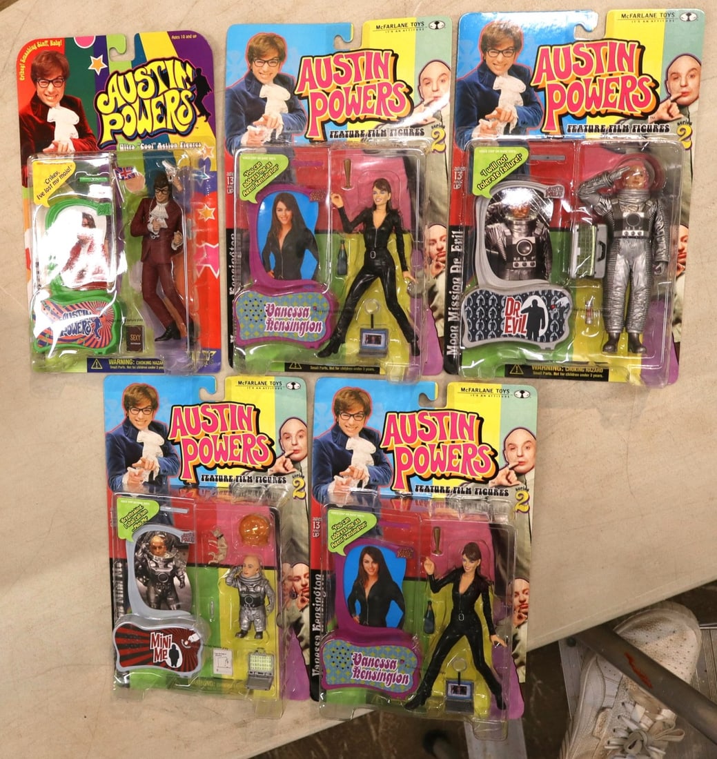 5 vintage Austin Powers McFarlane action figures: Austin Powers, Mini Me, 2 Vanessa Kensington & Dr. (1 of 5)