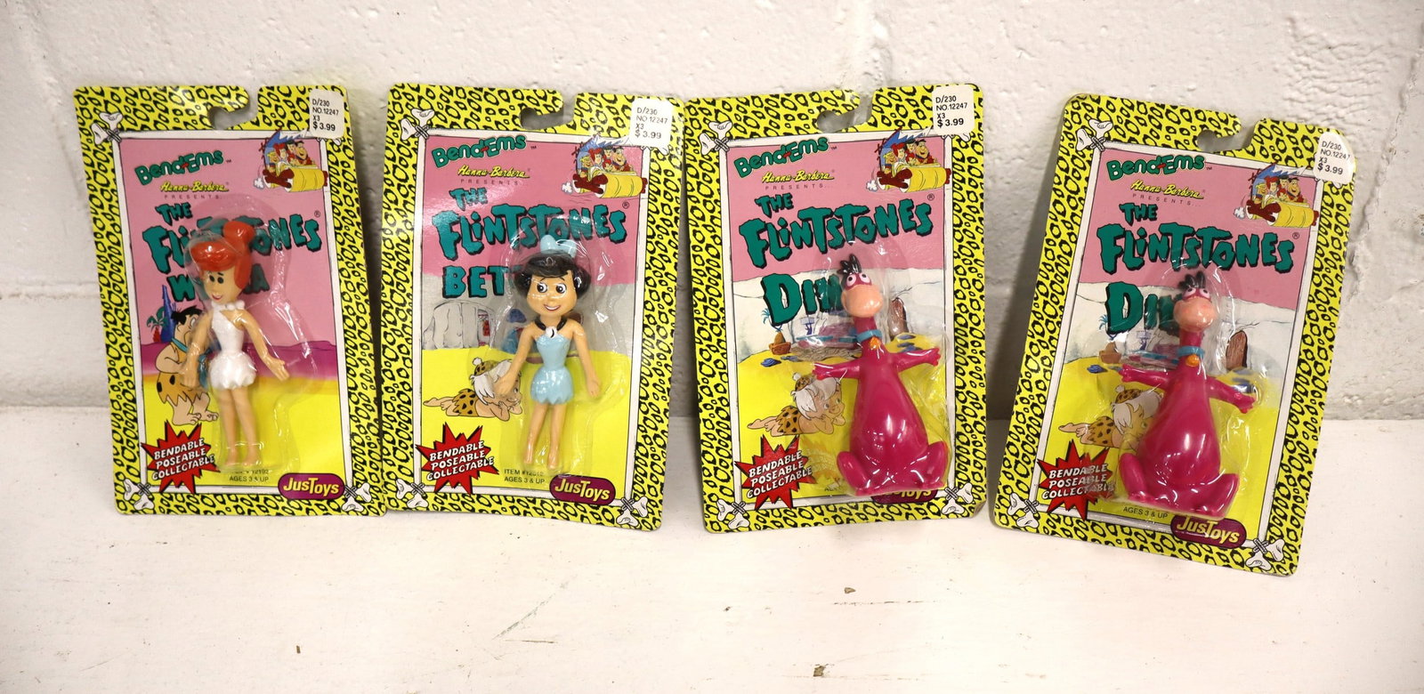4 vintage bendables Flintstones in original packaging (1 of 2)
