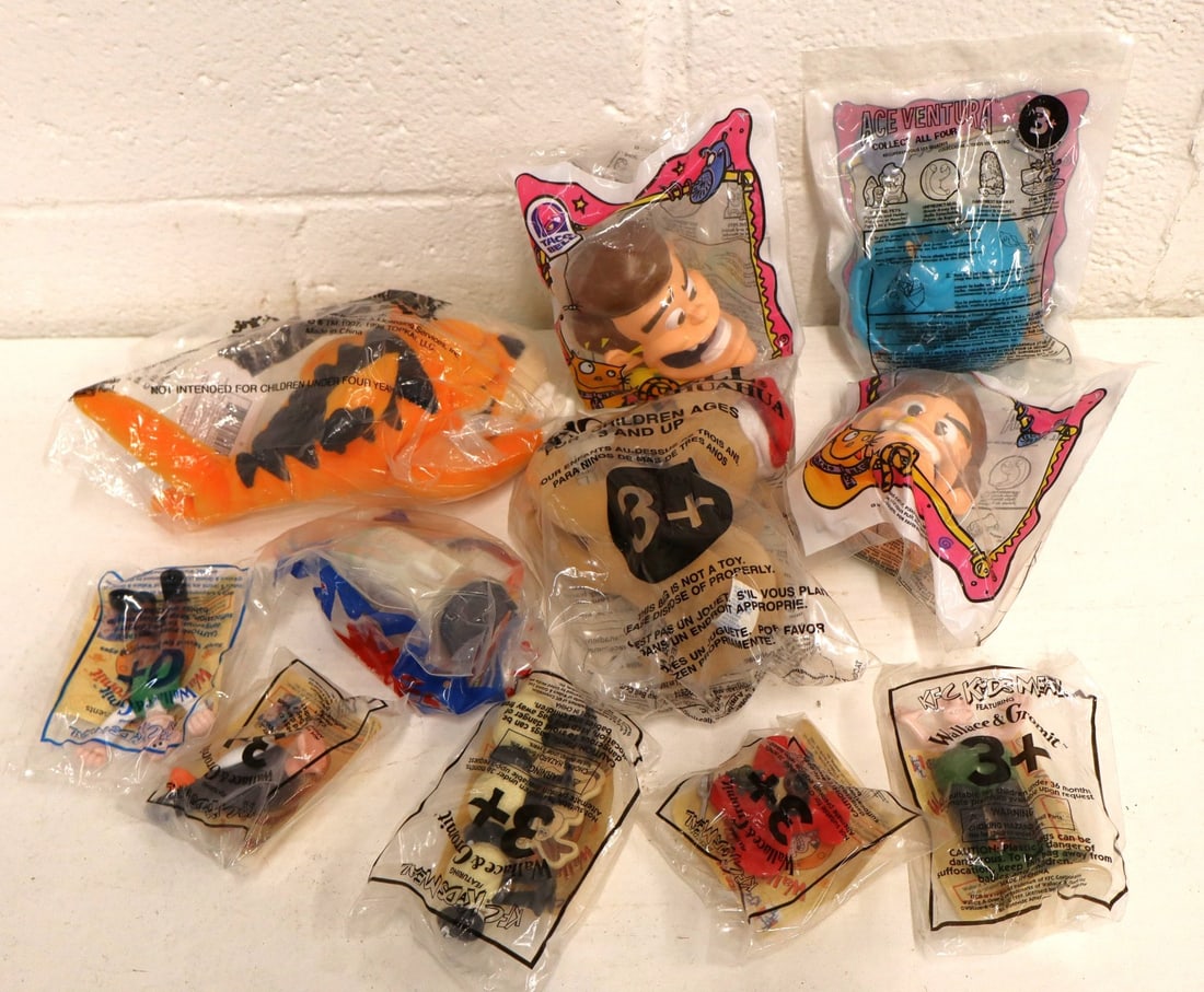 10 vintage Fast Food Toys in original packaging: 10 vintage Fast Food Toys in original packaging