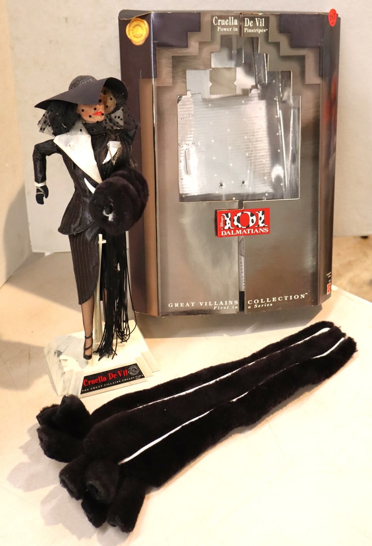 Vintage Cruella De Vil Power in Pinstripes 1998 Holiday Barbie with original box with stand (1 of 3)