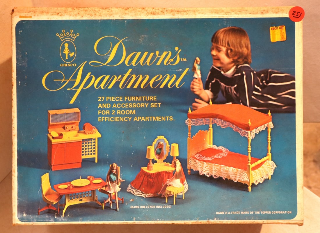 Vintage Dawns apartment furniture and accessory set in original box as in found condition no (1 of 2)