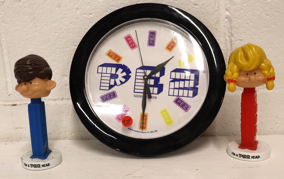 3 vintage PEZ: clock by Hartland Apparel and 2 I am a PEZ head bobble heads (1 of 4)