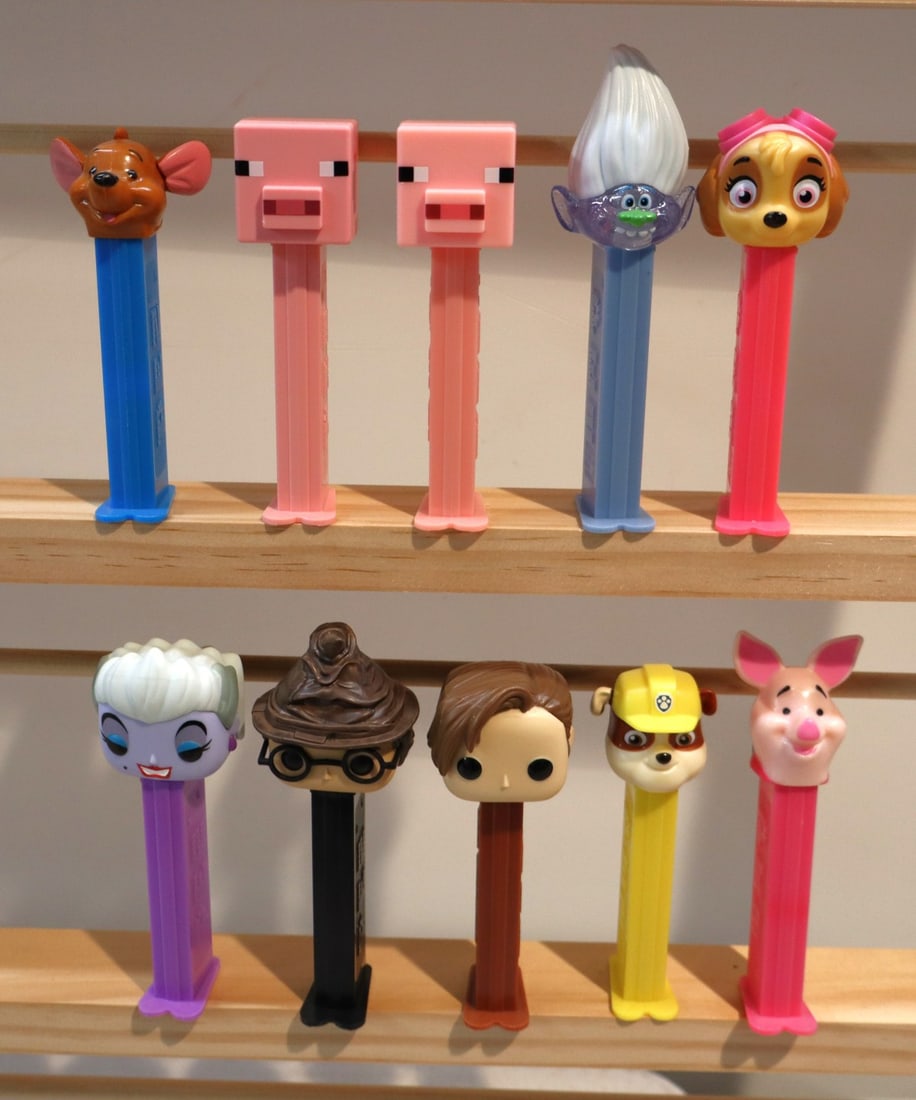 10 vintage PEZ candy dispensers (1 of 1)