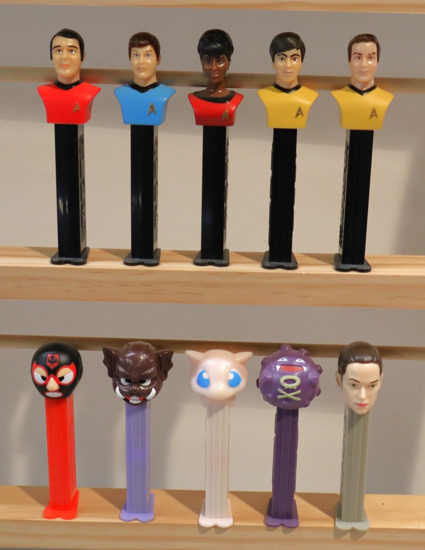 10 vintage PEZ candy dispensers (1 of 1)