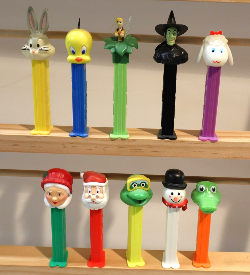 10 vintage PEZ candy dispensers (1 of 1)