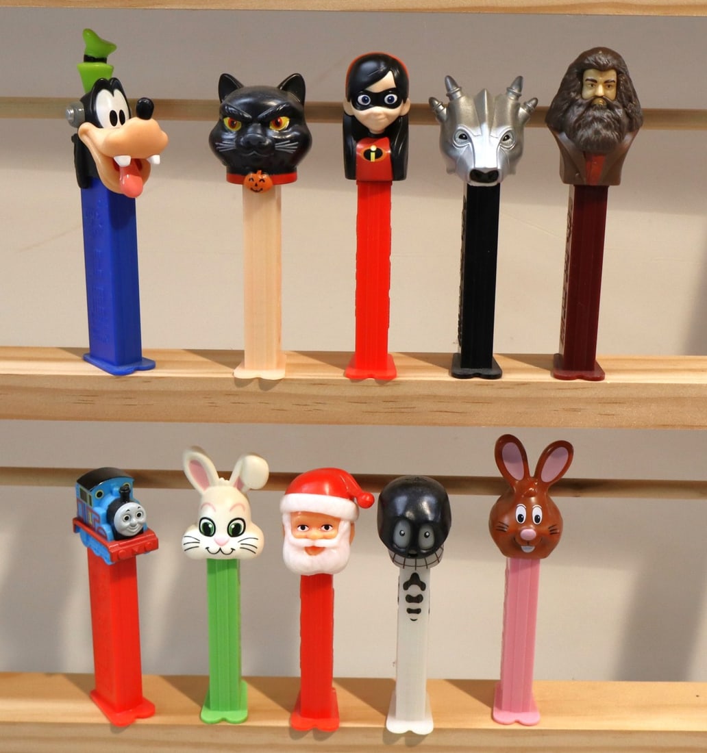 10 vintage PEZ candy dispensers (1 of 1)