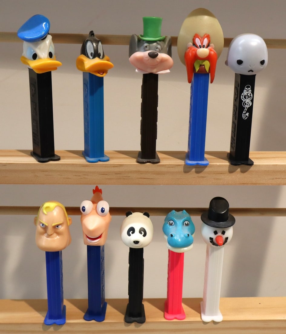 10 vintage PEZ candy dispensers (1 of 1)