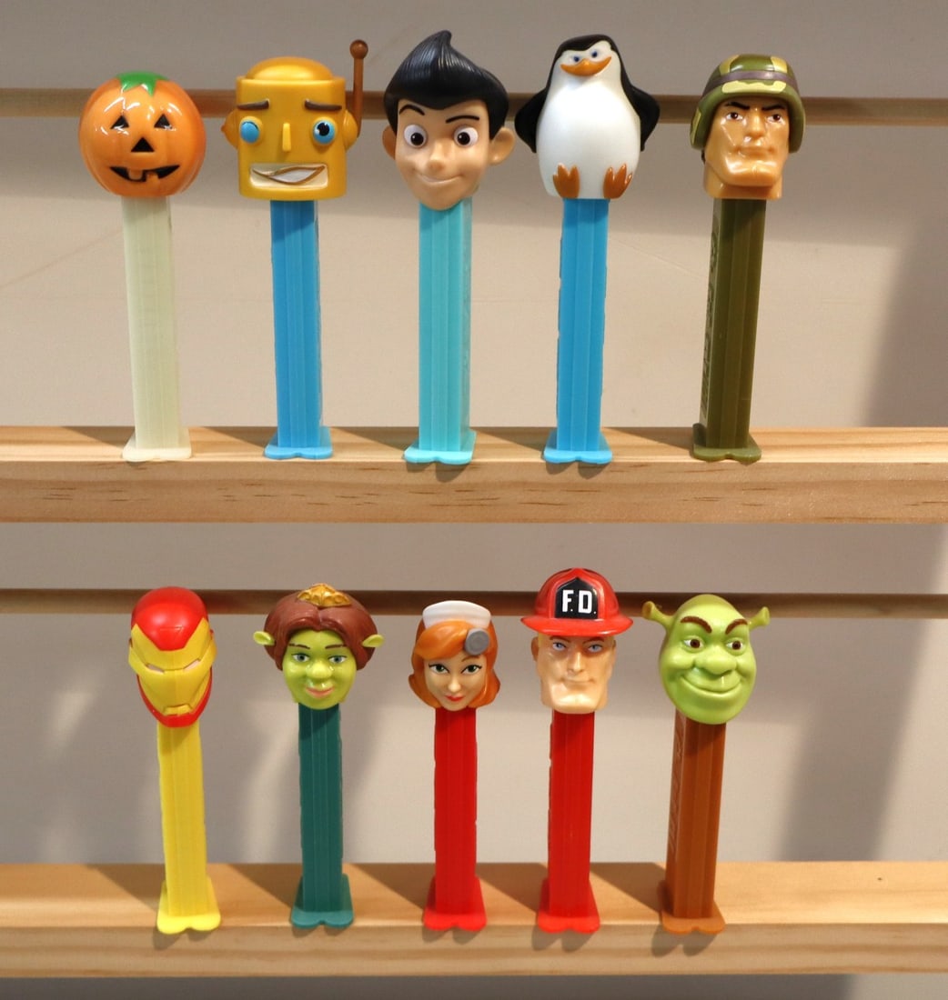 10 vintage PEZ candy dispensers (1 of 1)