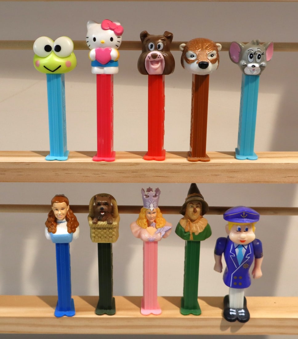 10 vintage PEZ candy dispensers (1 of 1)