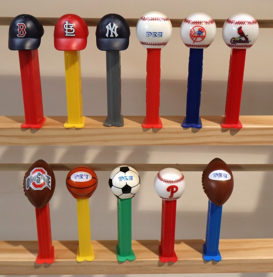 11 vintage PEZ sports candy dispensers (1 of 1)