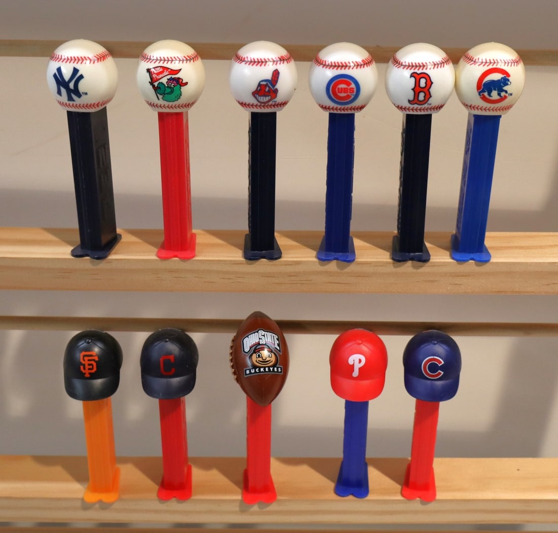 11 vintage PEZ sports candy dispensers (1 of 1)