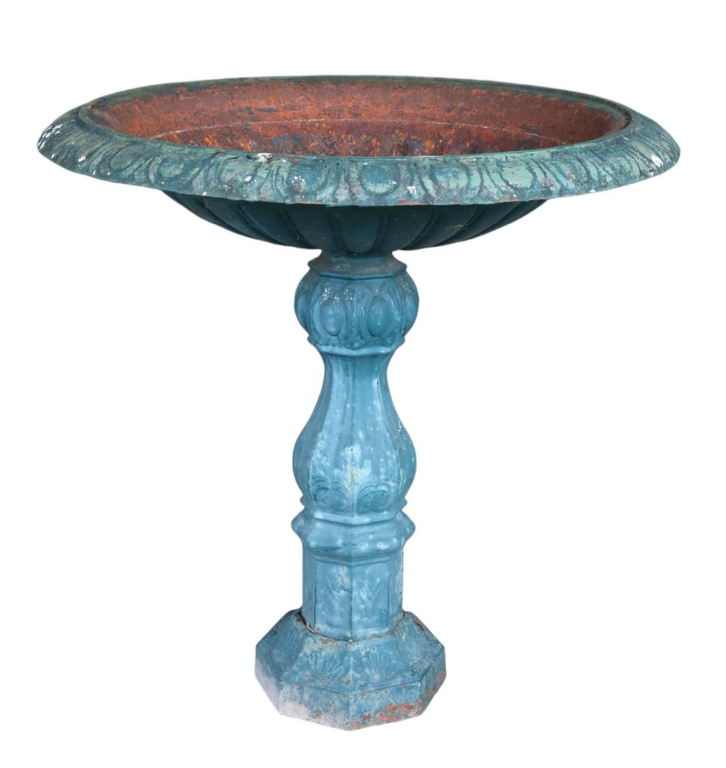 Semi antique cast iron bird bath with pump (1 of 7)