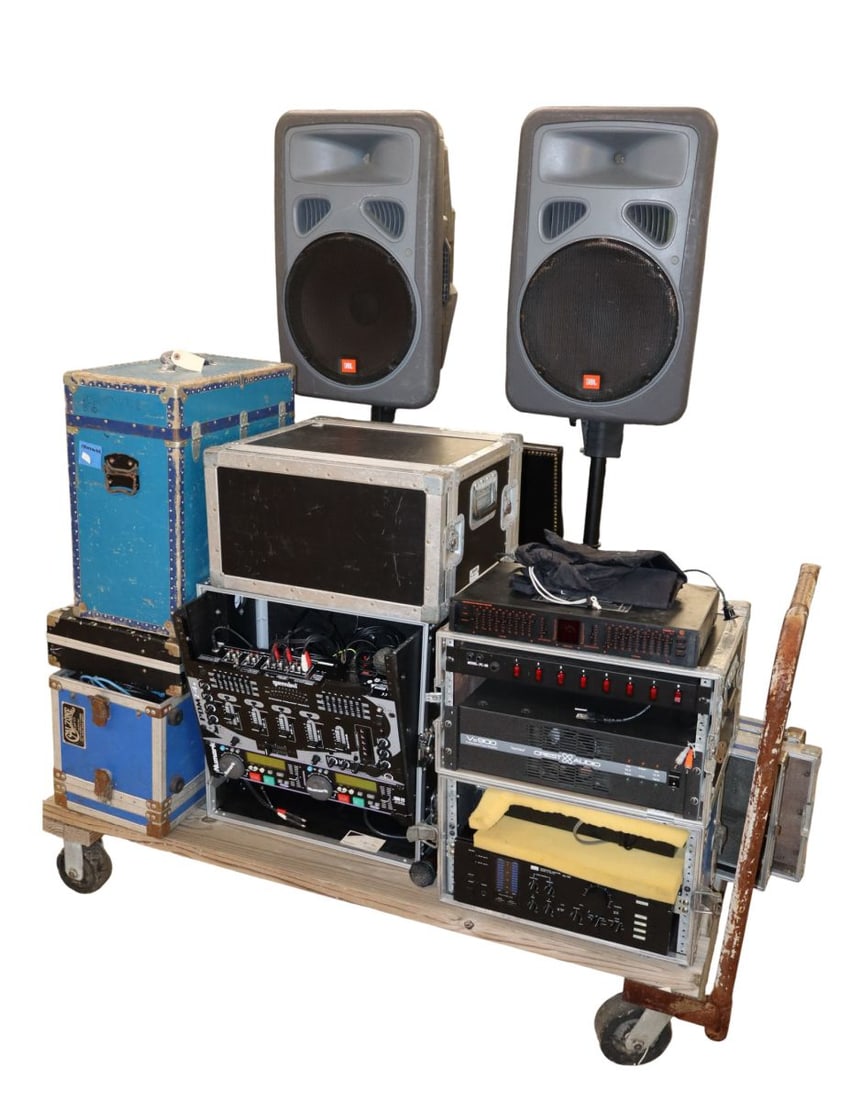 Vintage electronics: PR JBL speakers with tripods, Crest Audio, Roustic, Sansui, Gemini, Numark, (1 of 15)